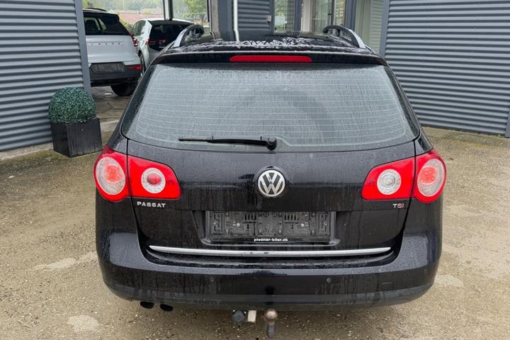 Sort VW Passat fra 2008
