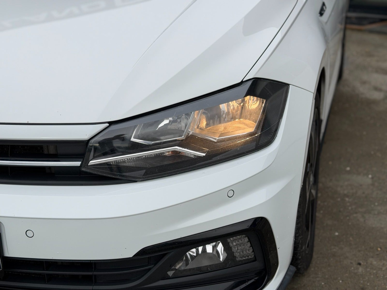Hvid VW Polo fra 2019