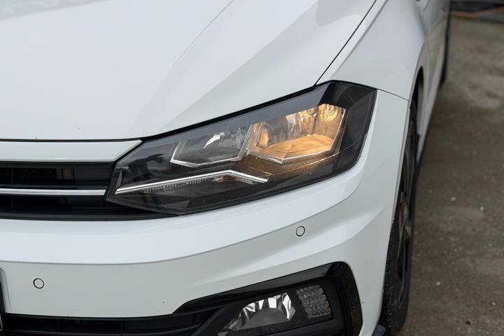 Hvid VW Polo fra 2019