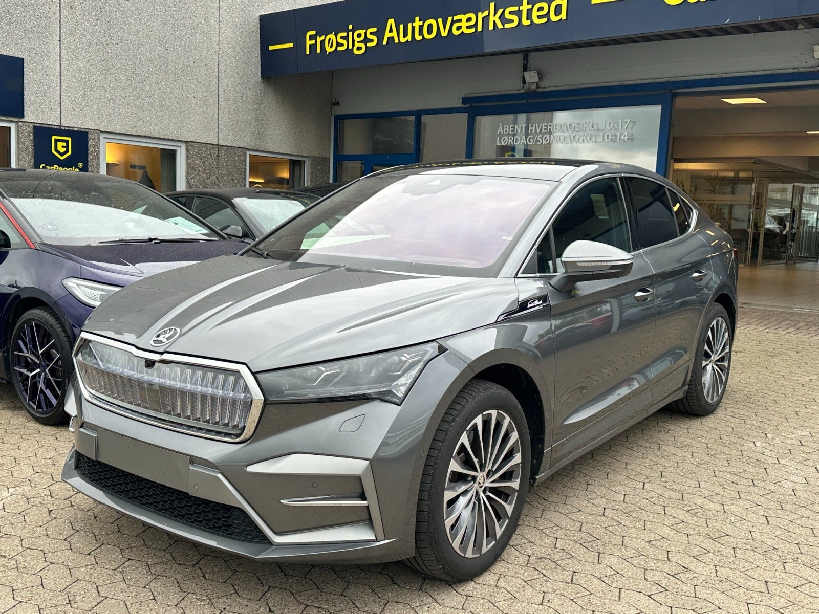 Grå Skoda Enyaq fra 2025