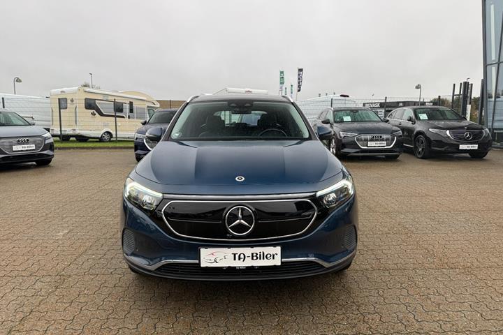 Blå Mercedes EQA250 fra 2022