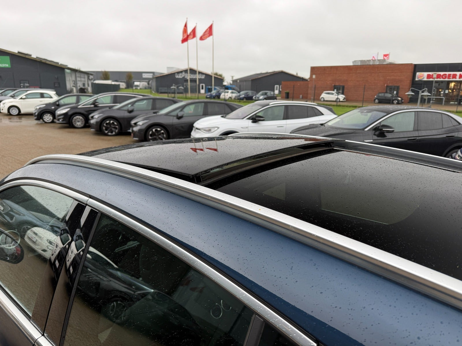 Blå Mercedes EQA250 fra 2022