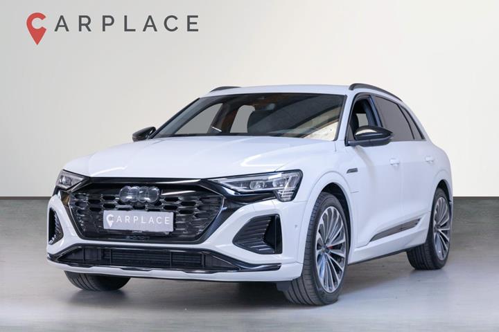 Hvid Audi Q8 e-tron fra 2024