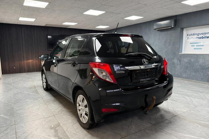undefined Toyota Yaris fra 2011