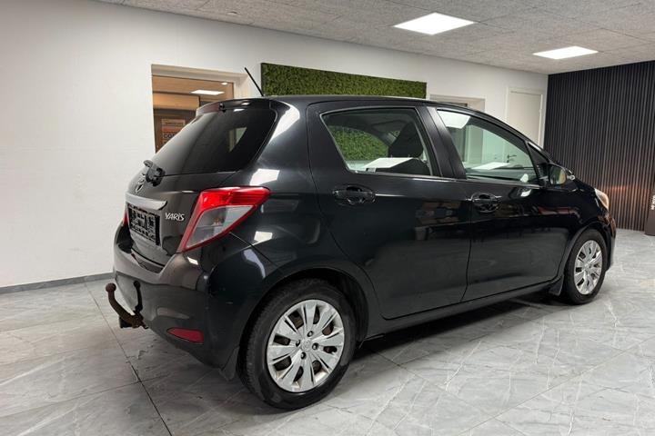undefined Toyota Yaris fra 2011