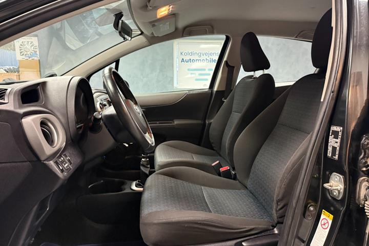 undefined Toyota Yaris fra 2011