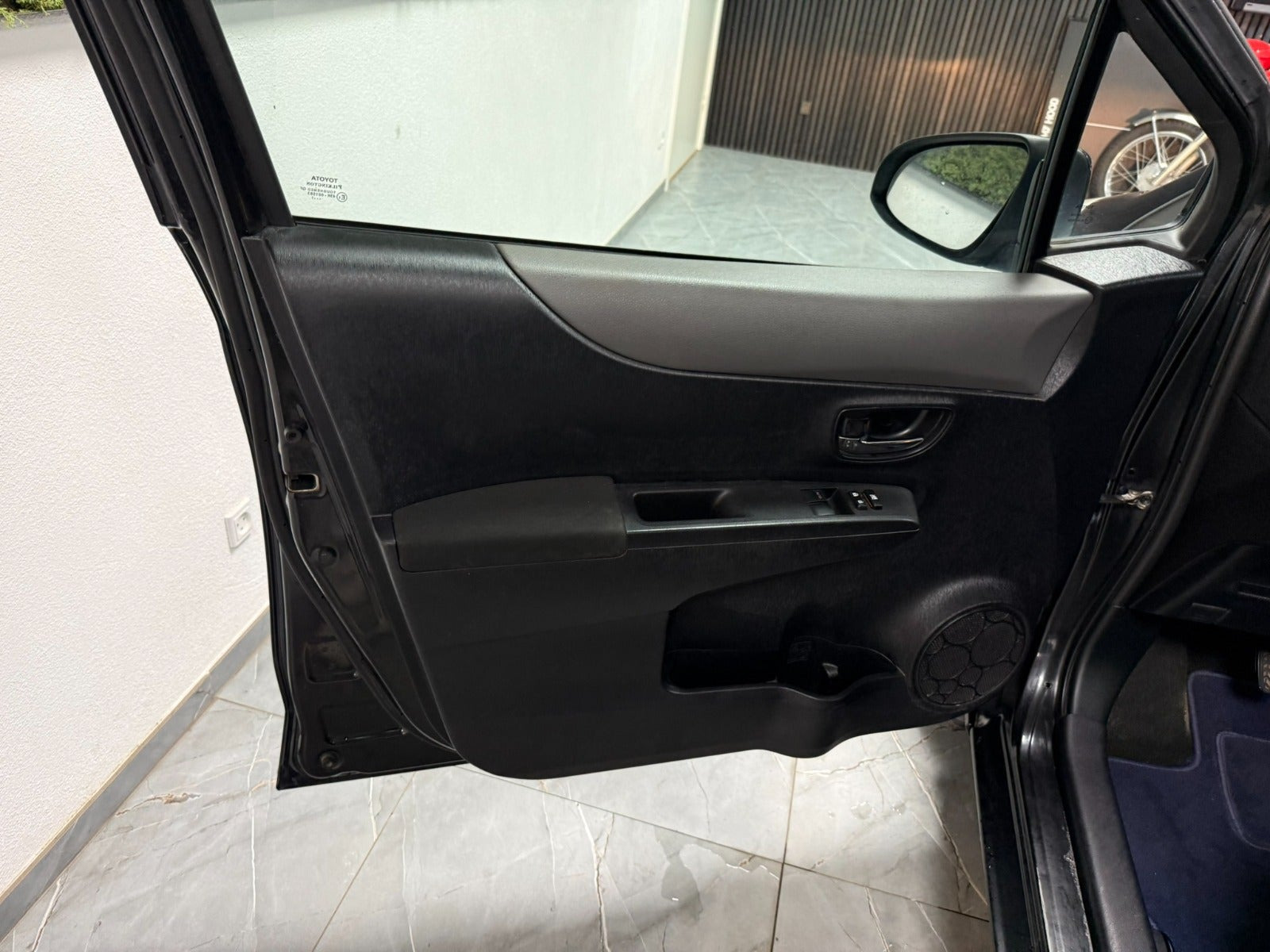 undefined Toyota Yaris fra 2011