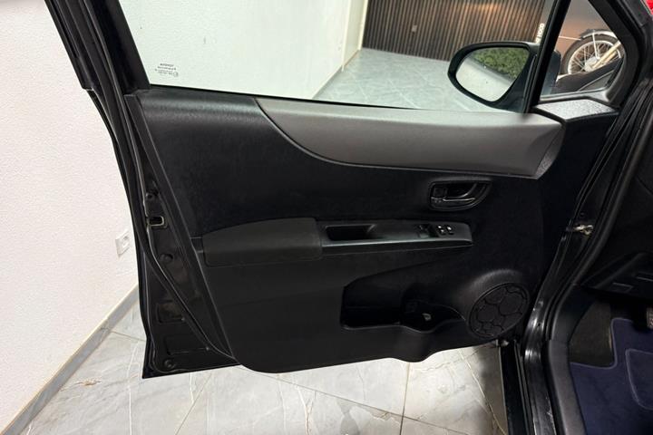 undefined Toyota Yaris fra 2011