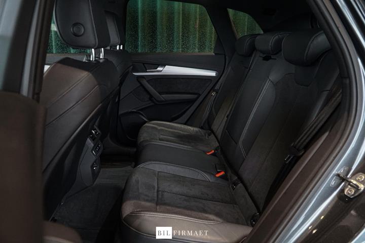Grå Audi SQ5 fra 2021