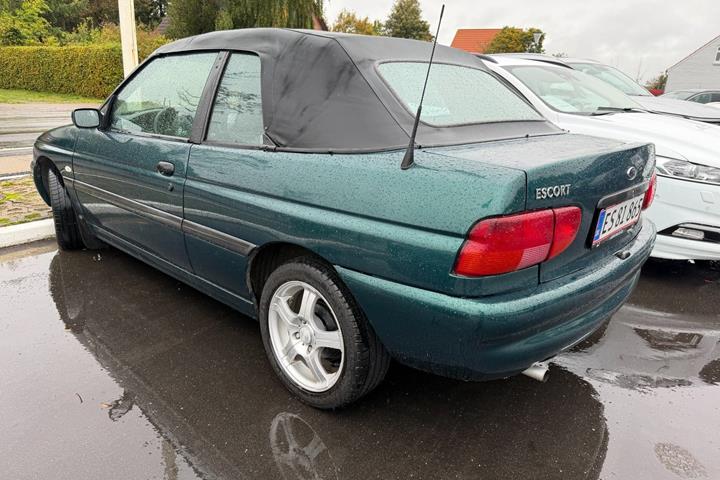 Grøn Ford Escort fra 1996