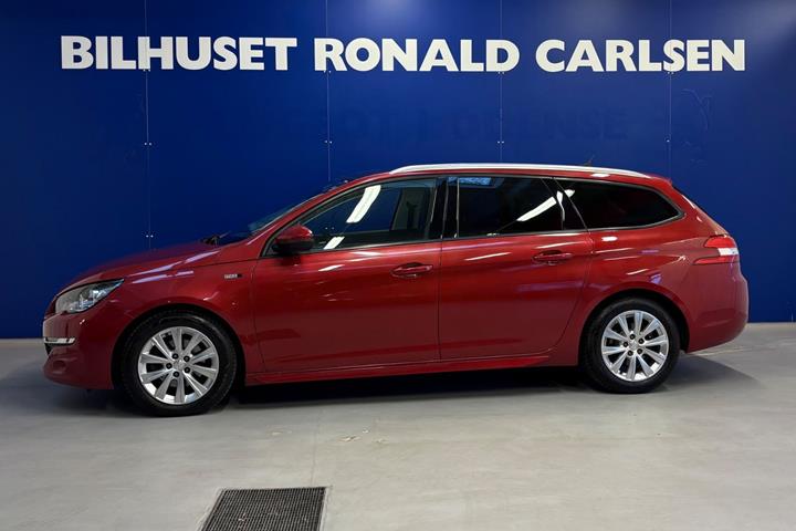 Rød Peugeot 308 fra 2016