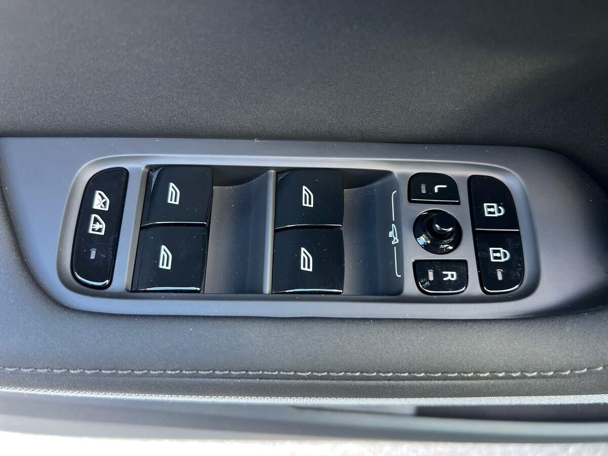 Sort Polestar 2 fra 2026