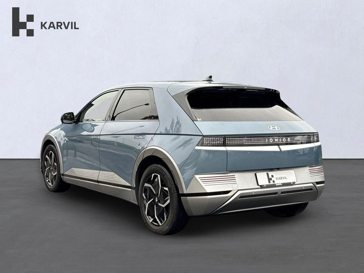 Blå Hyundai Ioniq 5 fra 2024