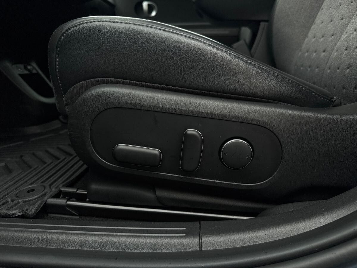 Blå Hyundai Ioniq 5 fra 2024