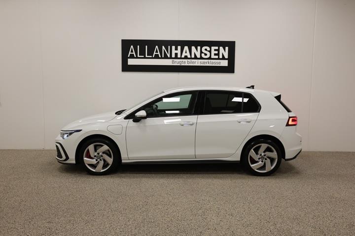 Hvid VW Golf VIII fra 2021