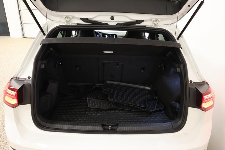 Hvid VW Golf VIII fra 2021