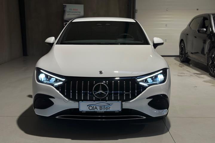 Hvid Mercedes EQE300 fra 2023