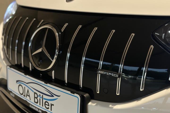 Hvid Mercedes EQE300 fra 2023