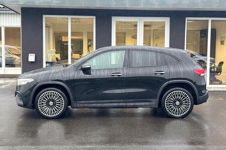 Sort Mercedes EQA250+ fra 2023