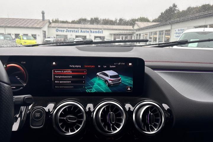 Sort Mercedes EQA250+ fra 2023
