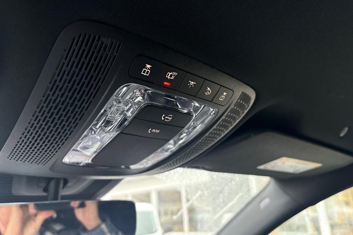 Sort Mercedes EQA250+ fra 2023