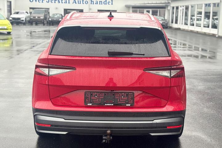 Rød Skoda Enyaq fra 2021
