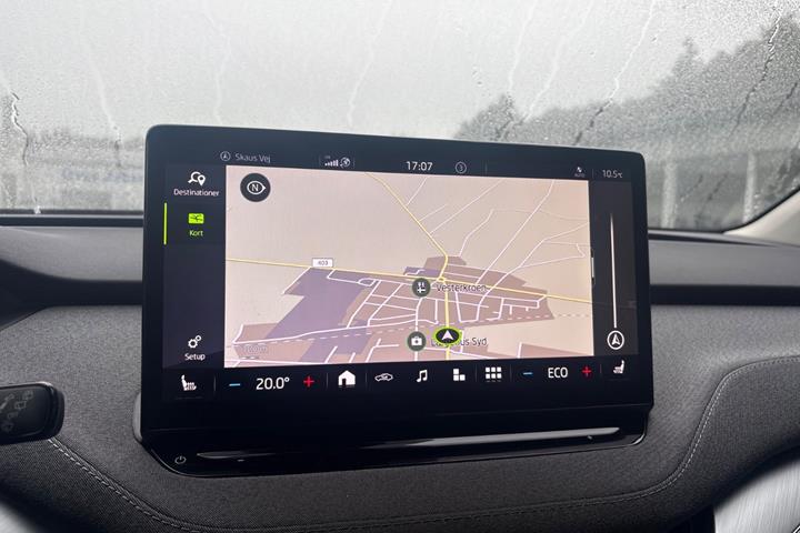 Rød Skoda Enyaq fra 2021