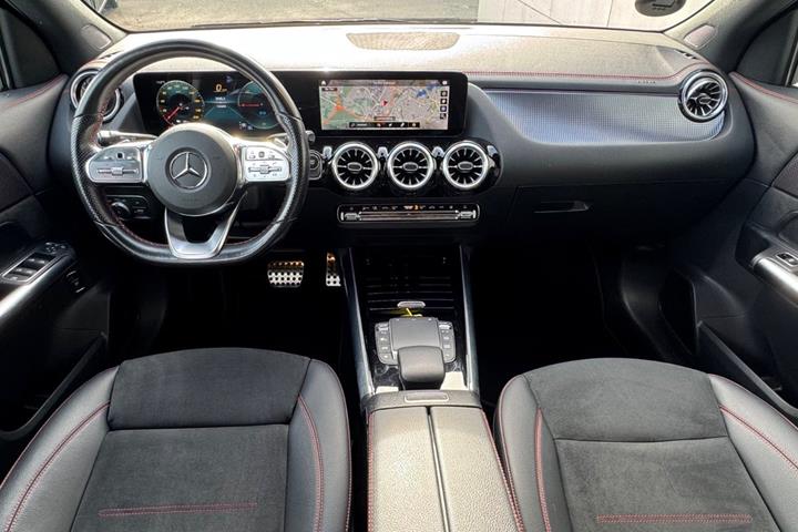 Sort Mercedes EQA350 fra 2022