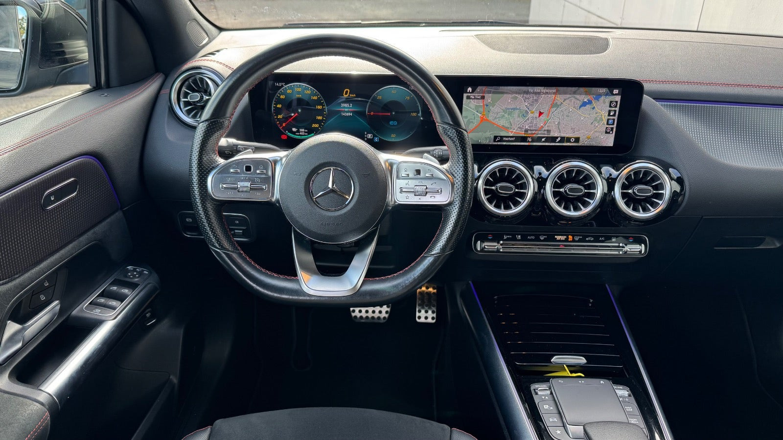 Sort Mercedes EQA350 fra 2022