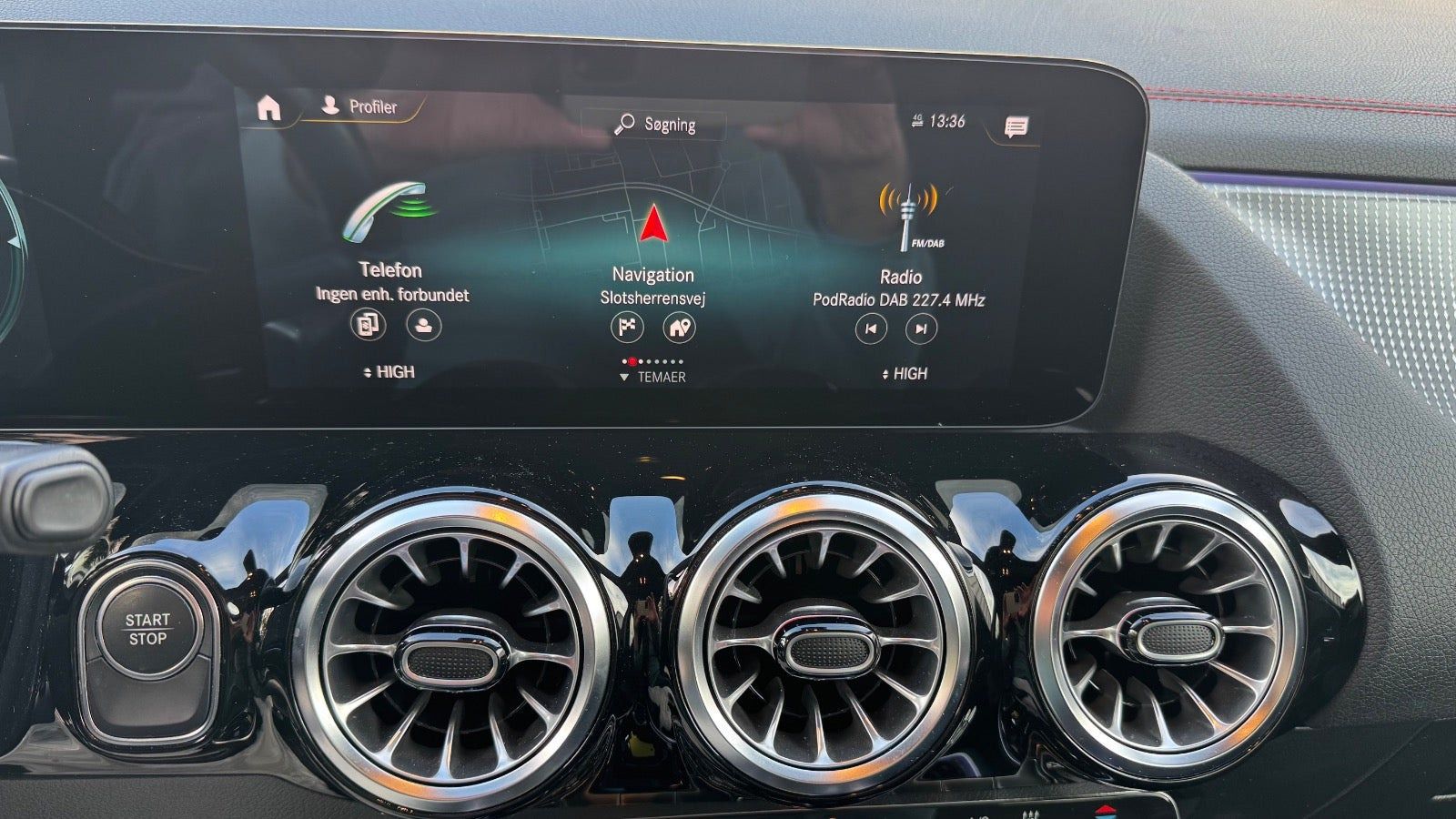 Sort Mercedes EQA350 fra 2022