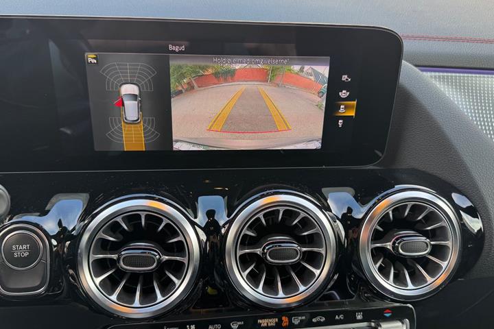 Sort Mercedes EQA350 fra 2022
