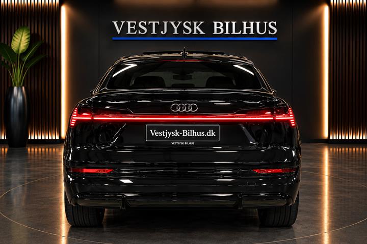 Sort Audi e-tron fra 2022