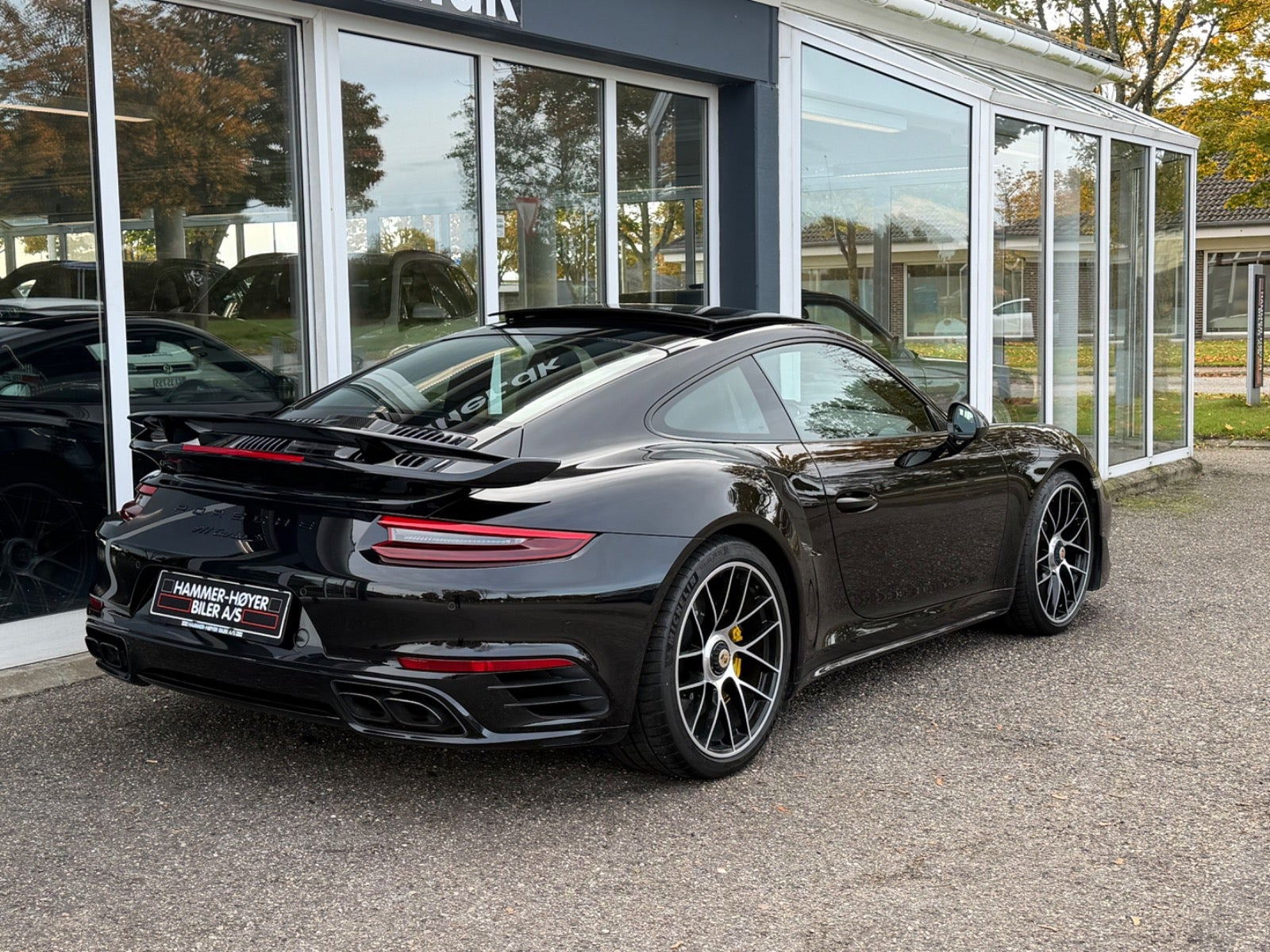 Sort Porsche 911 Turbo S fra 2018