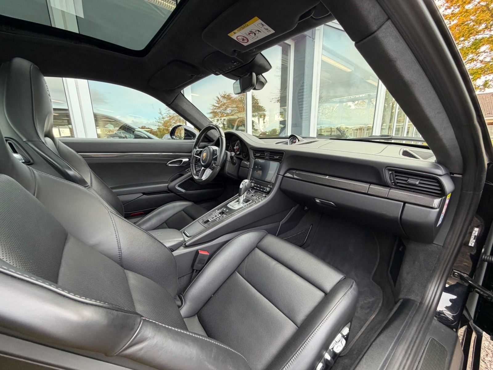 Sort Porsche 911 Turbo S fra 2018