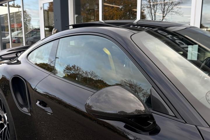 Sort Porsche 911 Turbo S fra 2018
