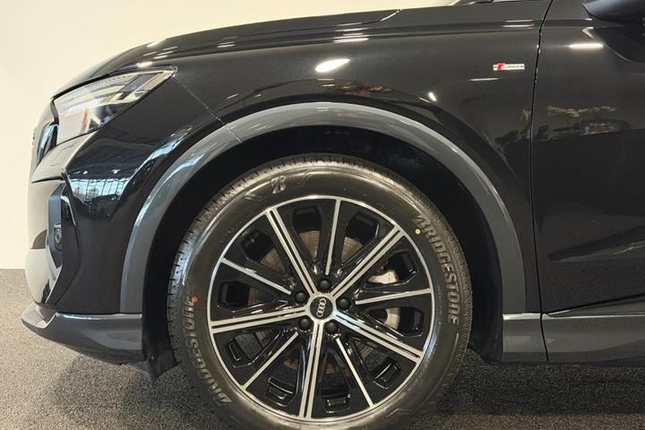 Sort Audi Q4 e-tron fra 2024