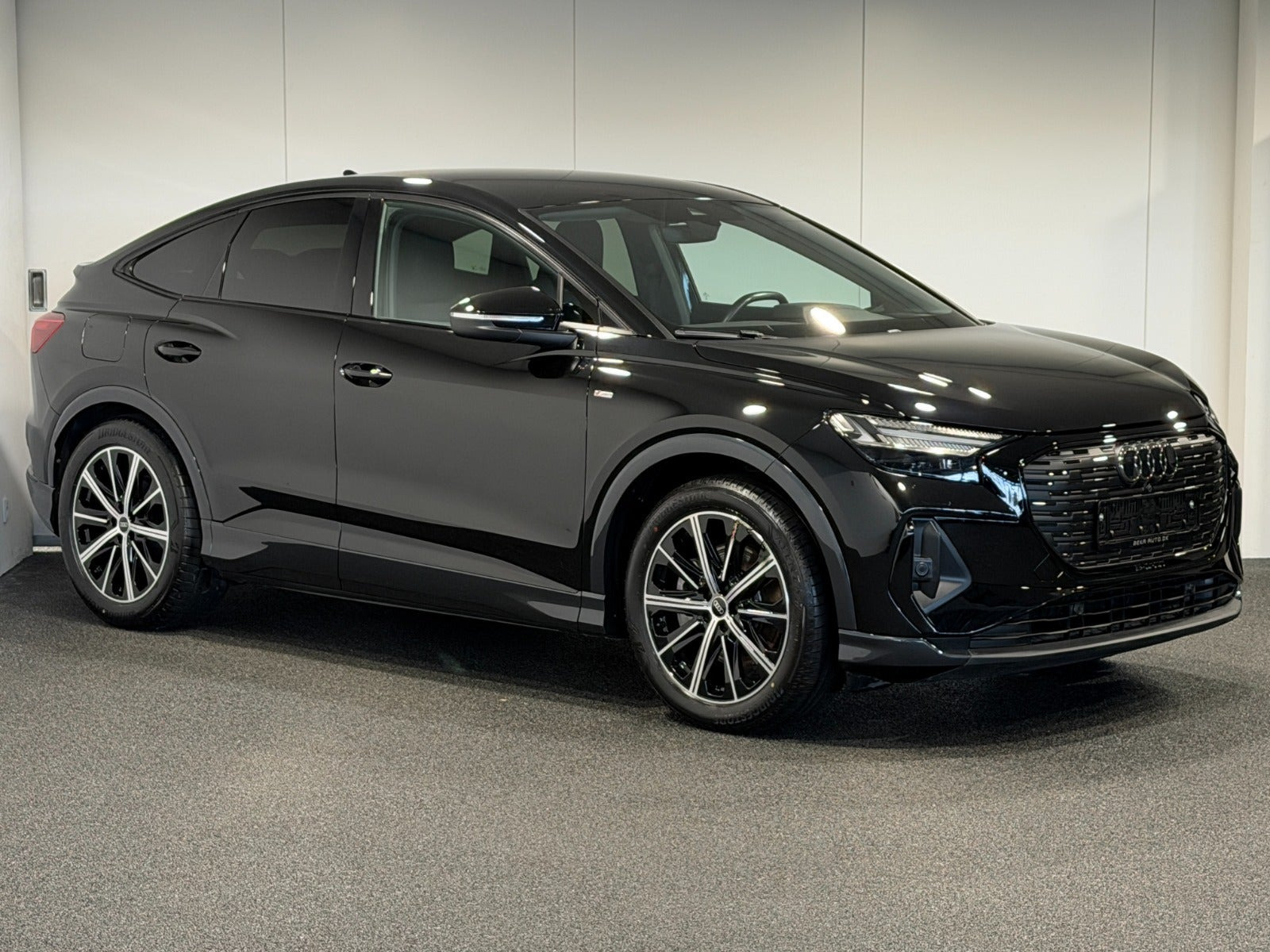 Sort Audi Q4 e-tron fra 2024
