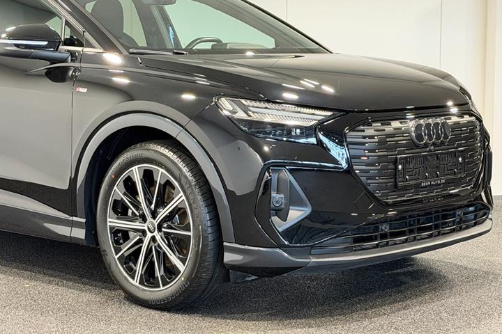 Sort Audi Q4 e-tron fra 2024