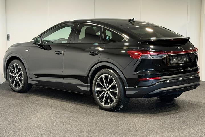 Sort Audi Q4 e-tron fra 2024