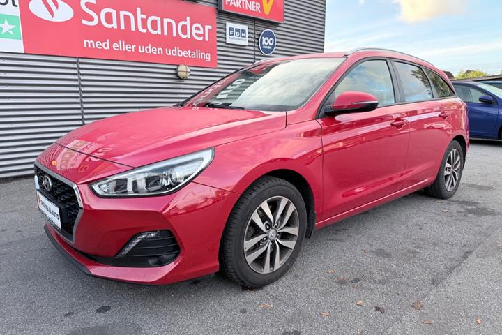 Rød Hyundai i30 fra 2020