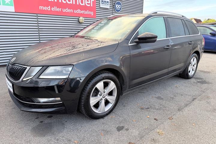 Sort Skoda Octavia fra 2018