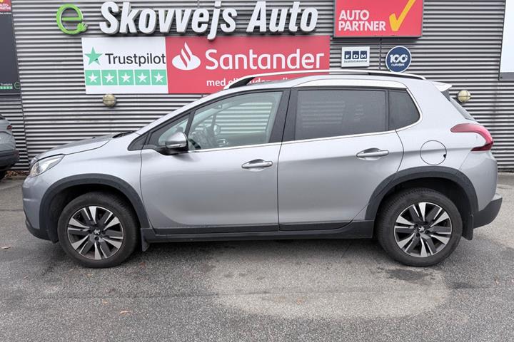 Grå Peugeot 2008 fra 2019