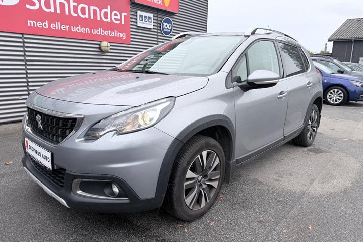 Grå Peugeot 2008 fra 2019