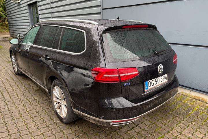 Sort VW Passat fra 2019
