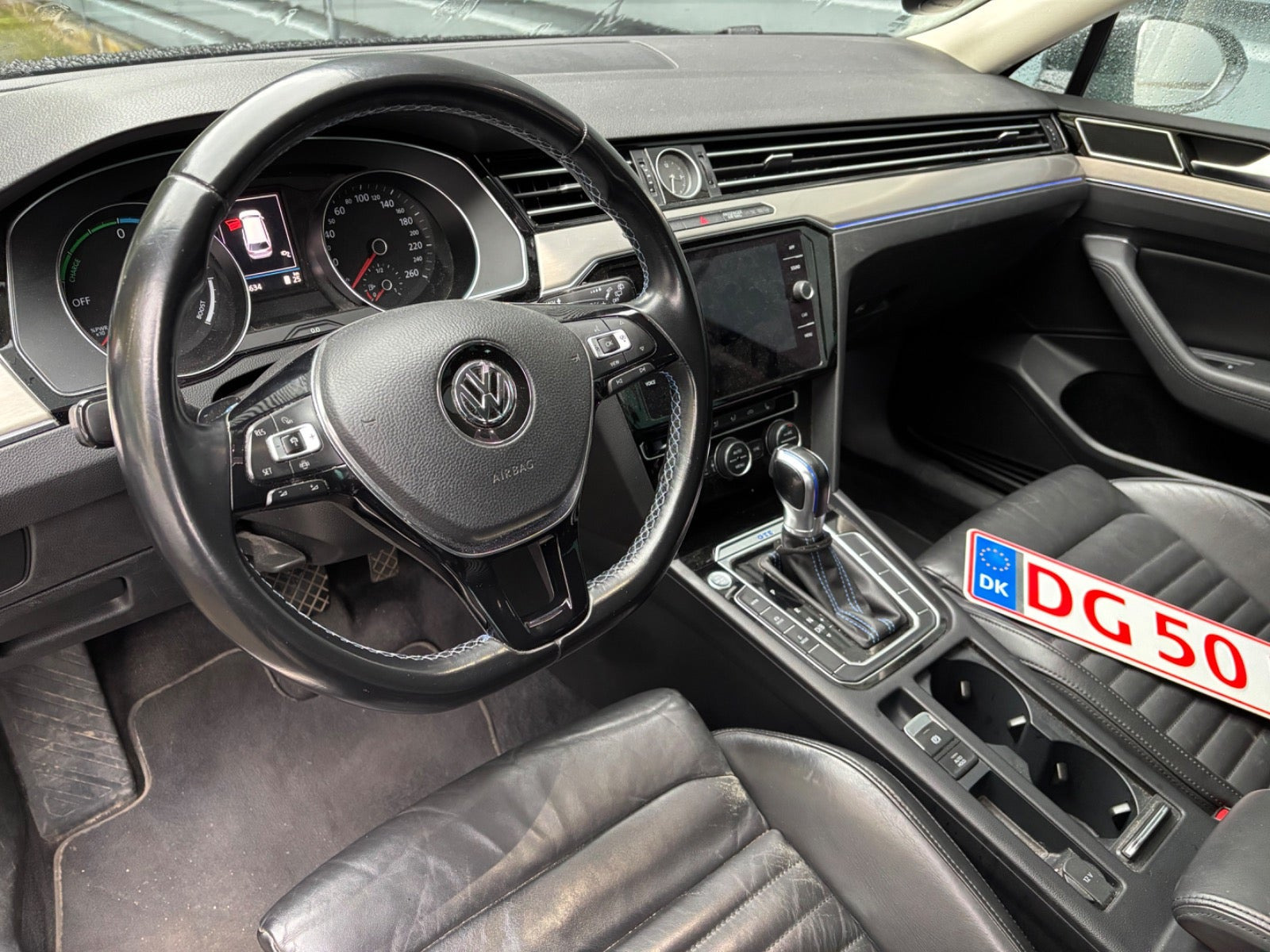 Sort VW Passat fra 2019