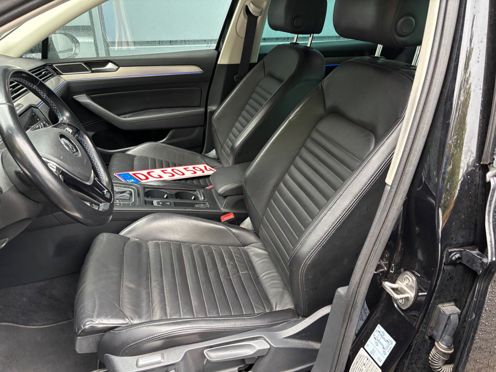 Sort VW Passat fra 2019