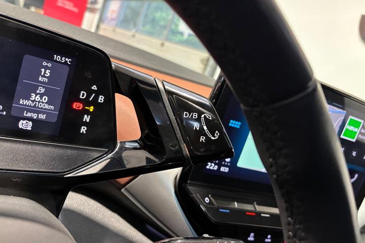 Blå VW ID.4 fra 2023