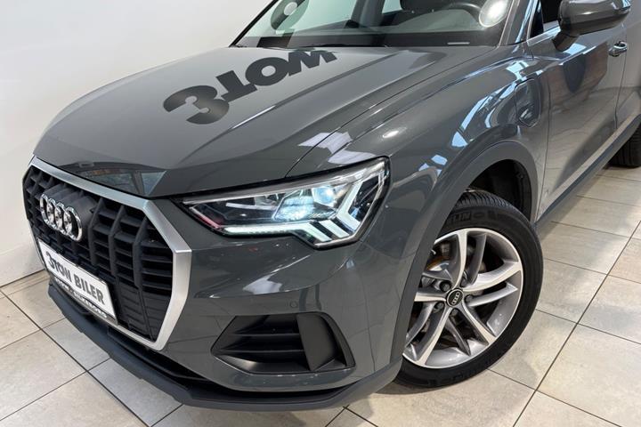 Grå Audi Q3 fra 2021