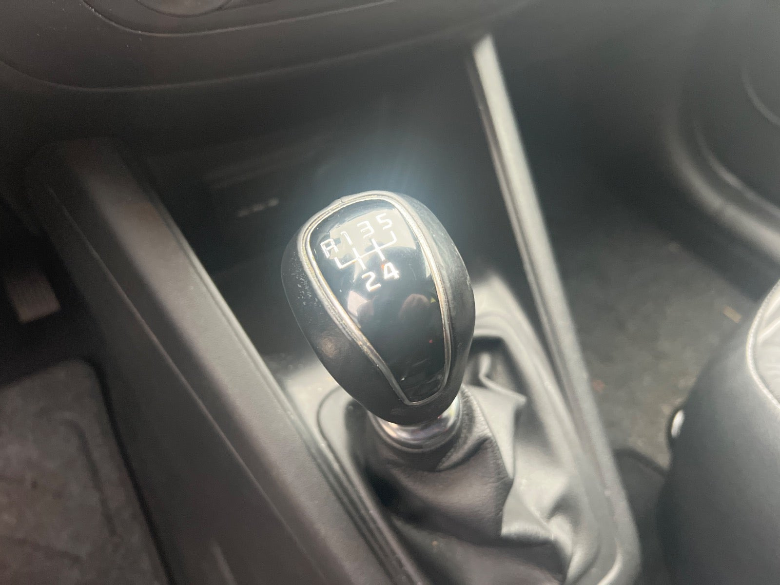 Sort Kia Venga fra 2016