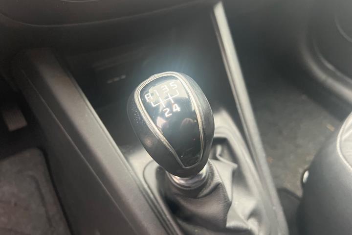 Sort Kia Venga fra 2016